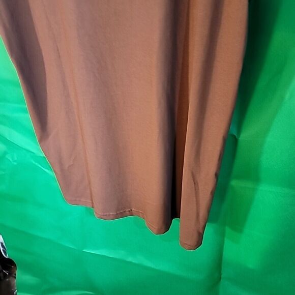 NWT TRIUMPH TRAGEDY STAY HUMBLE HUSTLE HARD TSHIRT BROWN MED - Picture 8 of 10